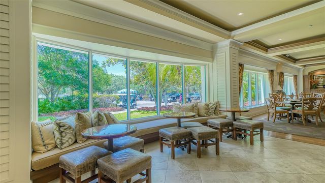 6682 SAINT JAMES CROSSING, University Park, FL 34201