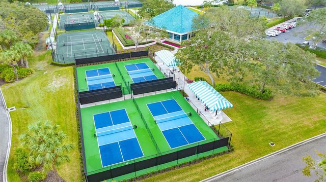 6682 SAINT JAMES CROSSING, University Park, FL 34201