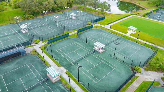 6682 SAINT JAMES CROSSING, University Park, FL 34201