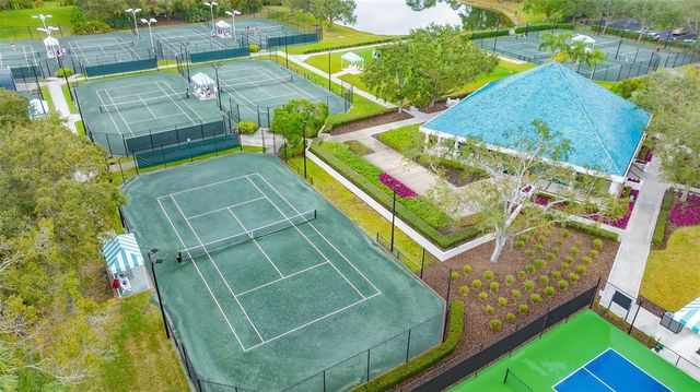 6682 SAINT JAMES CROSSING, University Park, FL 34201