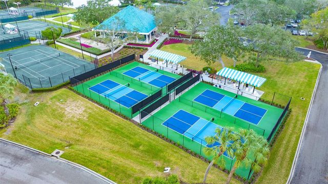 6682 SAINT JAMES CROSSING, University Park, FL 34201