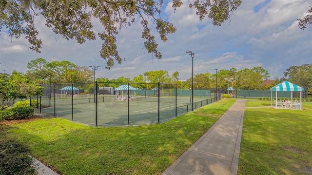 6682 SAINT JAMES CROSSING, University Park, FL 34201
