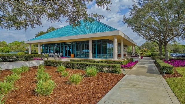 6682 SAINT JAMES CROSSING, University Park, FL 34201