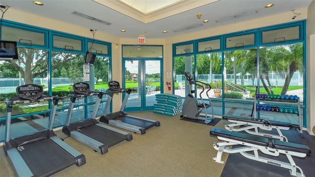 6682 SAINT JAMES CROSSING, University Park, FL 34201
