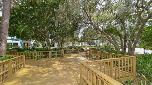 6682 SAINT JAMES CROSSING, University Park, FL 34201