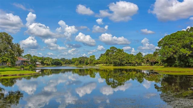 6682 SAINT JAMES CROSSING, University Park, FL 34201