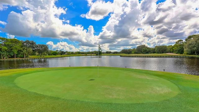 6682 SAINT JAMES CROSSING, University Park, FL 34201
