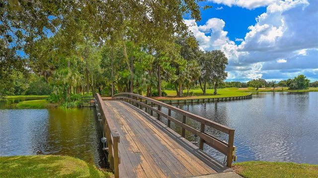 6682 SAINT JAMES CROSSING, University Park, FL 34201