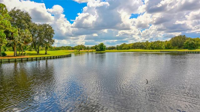 6682 SAINT JAMES CROSSING, University Park, FL 34201