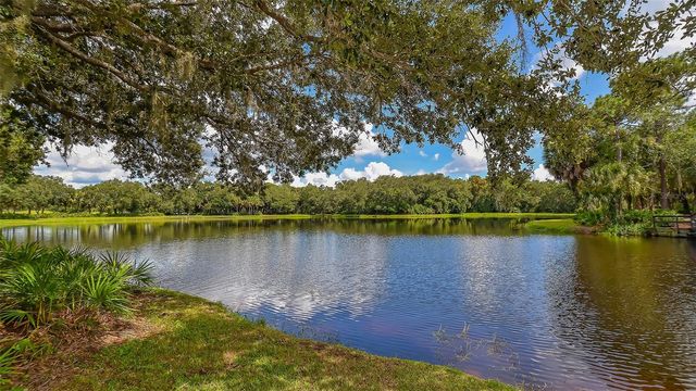 6682 SAINT JAMES CROSSING, University Park, FL 34201