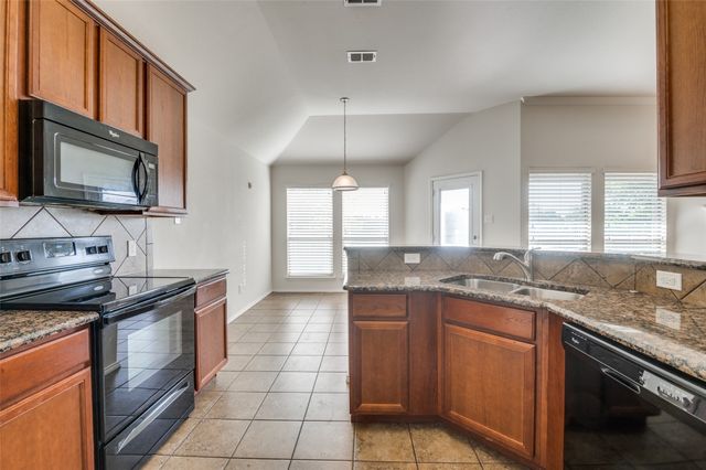 347 Creekside Way, Waxahachie, TX 75165