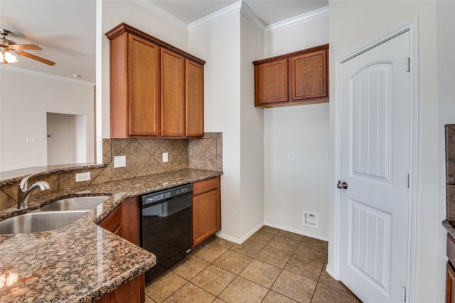 347 Creekside Way, Waxahachie, TX 75165