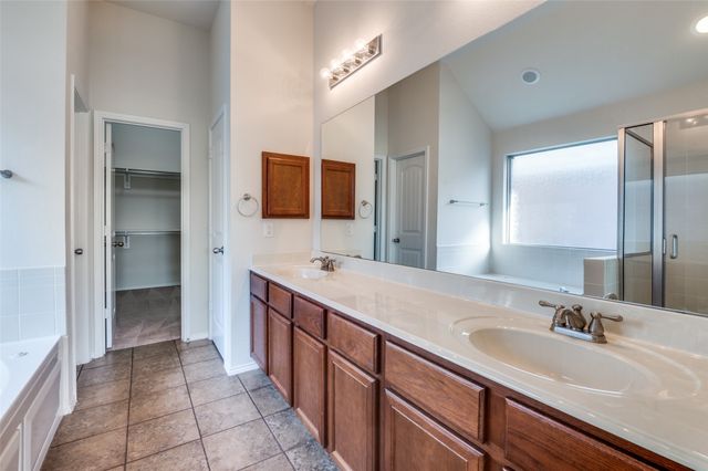 347 Creekside Way, Waxahachie, TX 75165