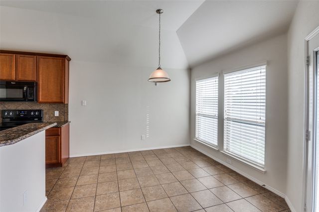347 Creekside Way, Waxahachie, TX 75165