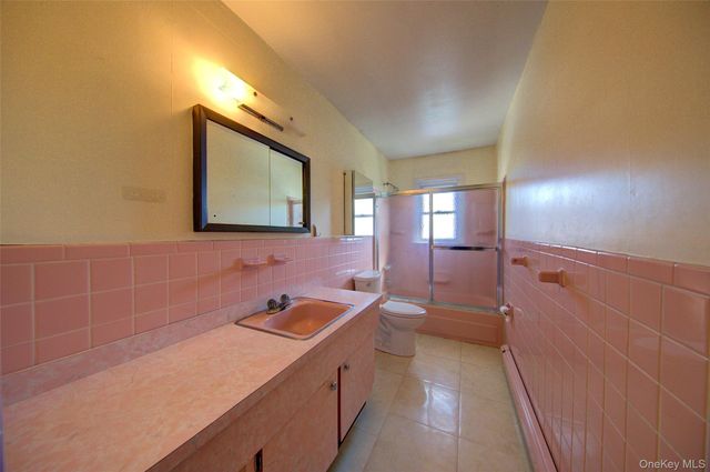 870 Garfield Street 2, Franklin Square, NY 11010