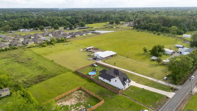 41399 Merritt Evans Rd, Prairieville, LA 70769