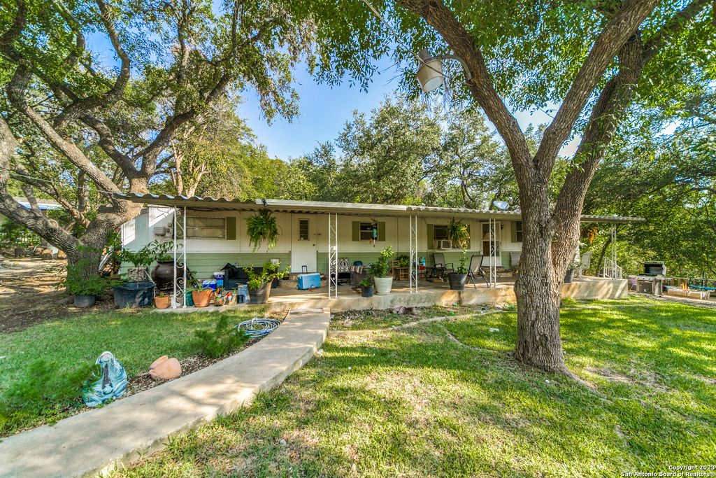 7515 Karen Skye Cir, San Antonio, TX 78257