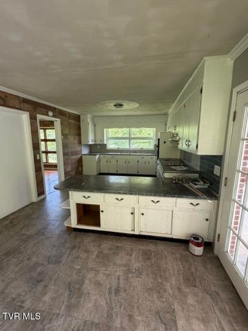 1347 Manville Road, Gate City, VA 24251