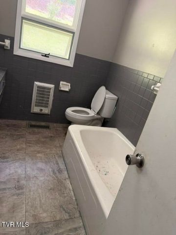 1347 Manville Road, Gate City, VA 24251