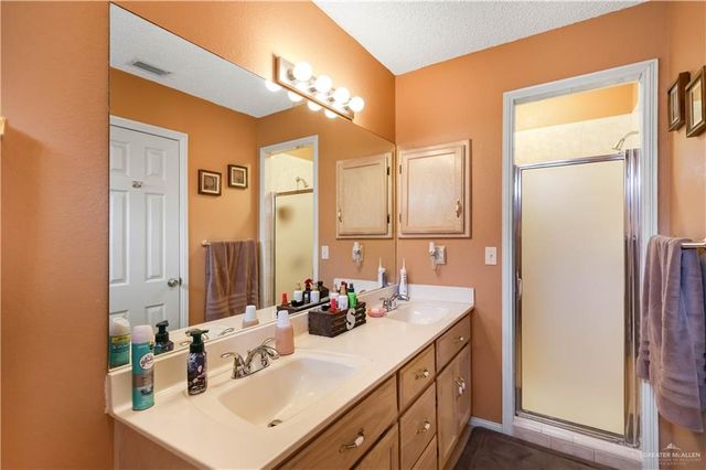 3611 N 32nd Lane, Mcallen, TX 78501