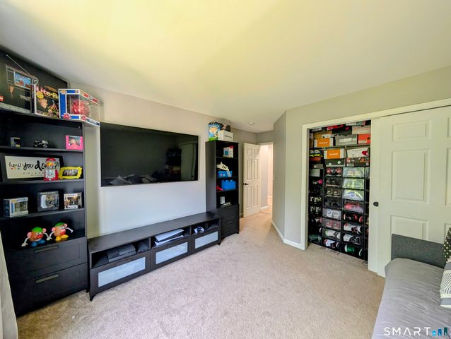 7 Traditions Boulevard 7, Southbury, CT 06488