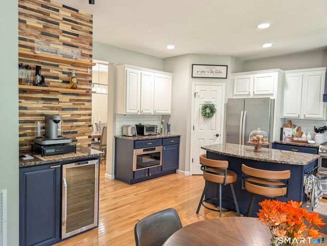 7 Traditions Boulevard 7, Southbury, CT 06488