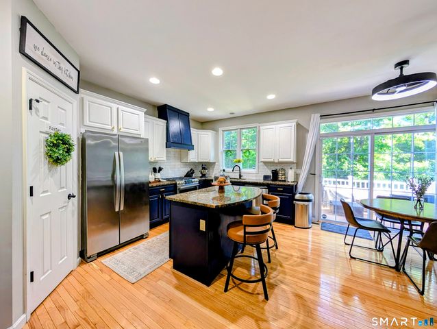 7 Traditions Boulevard 7, Southbury, CT 06488