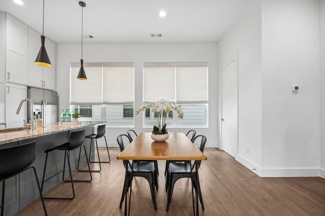 5811 Lindell Avenue 102, Dallas, TX 75206
