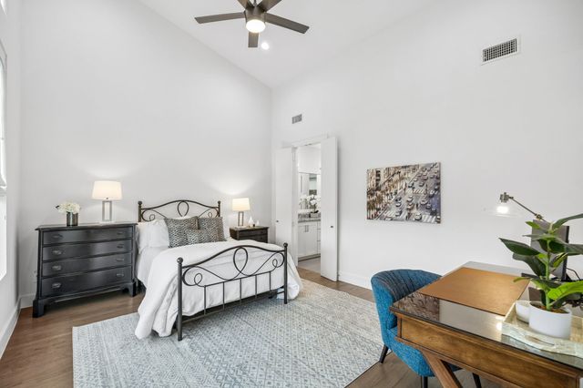 5811 Lindell Avenue 102, Dallas, TX 75206