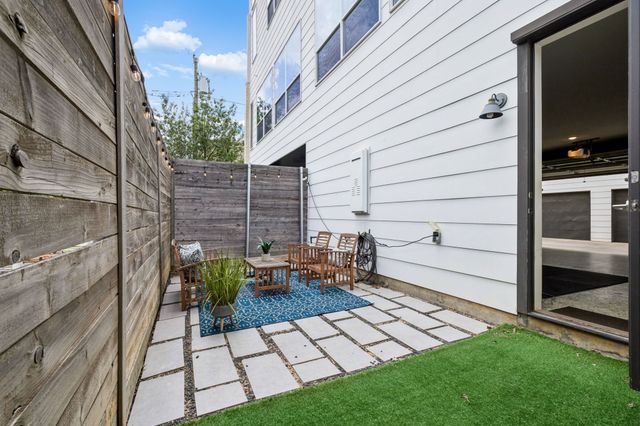 5811 Lindell Avenue 102, Dallas, TX 75206