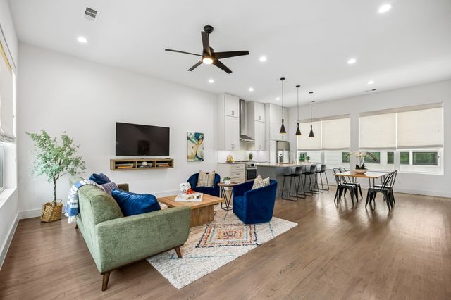5811 Lindell Avenue 102, Dallas, TX 75206