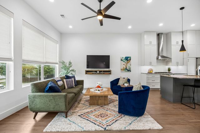 5811 Lindell Avenue 102, Dallas, TX 75206