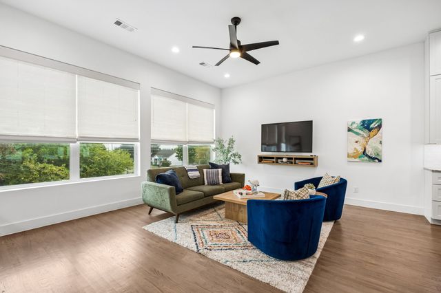 5811 Lindell Avenue 102, Dallas, TX 75206