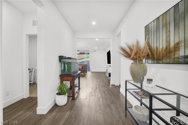 6842 Empire Cliff Street, North Las Vegas, NV 89084