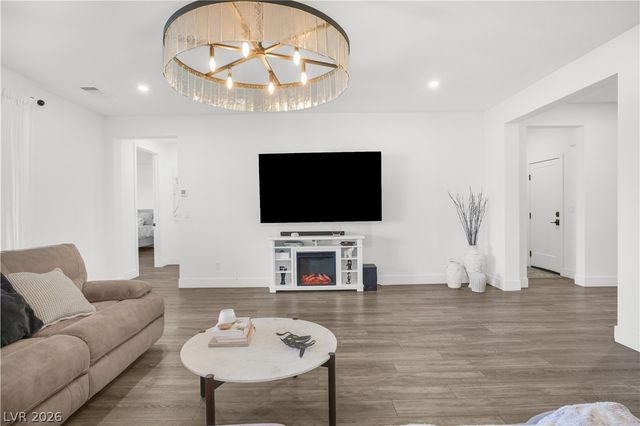 6842 Empire Cliff Street, North Las Vegas, NV 89084