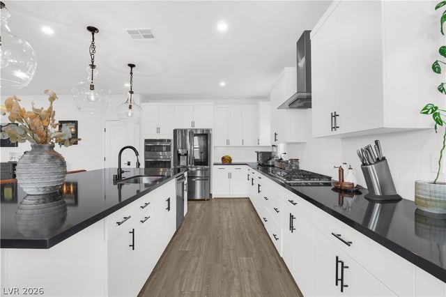 6842 Empire Cliff Street, North Las Vegas, NV 89084