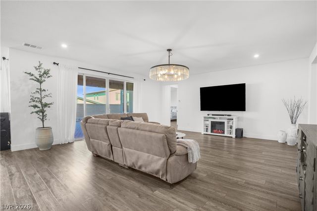 6842 Empire Cliff Street, North Las Vegas, NV 89084