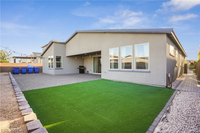 6842 Empire Cliff Street, North Las Vegas, NV 89084