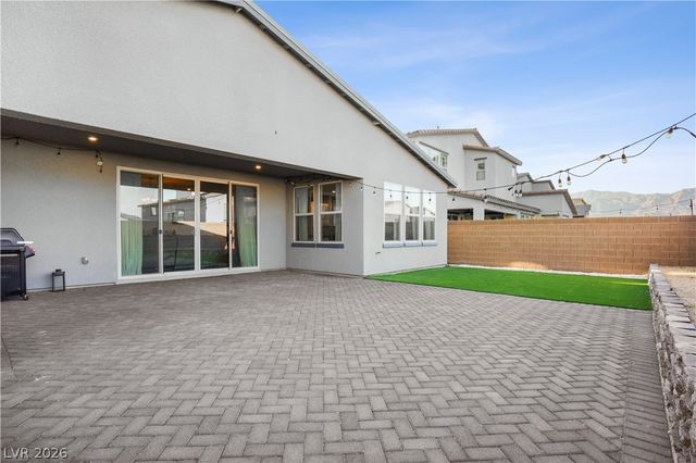 6842 Empire Cliff Street, North Las Vegas, NV 89084