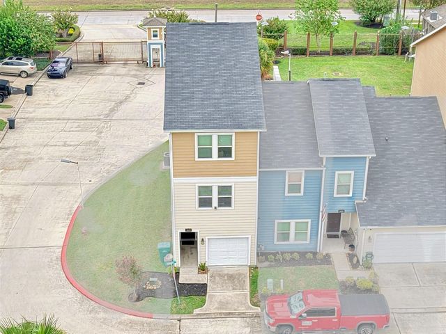3603 Vineyard Lane, Pasadena, TX 77504