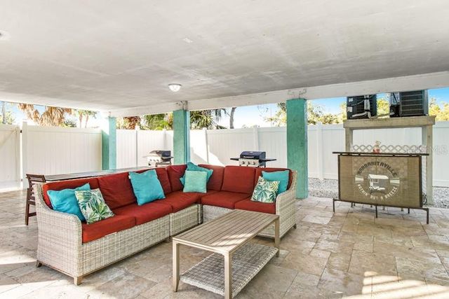 4605 GULF DRIVE B, Holmes Beach, FL 34217