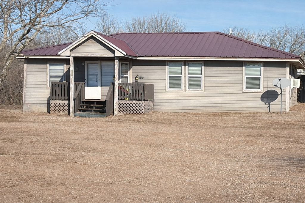 111 County Road 1877, Chico, TX 76431