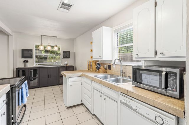 2804 Mintwood Place, Arlington, TX 76016