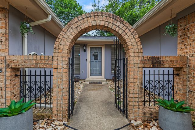 2804 Mintwood Place, Arlington, TX 76016