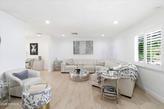 1708 E MCLELLAN Boulevard, Phoenix, AZ 85016
