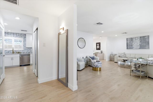 1708 E MCLELLAN Boulevard, Phoenix, AZ 85016