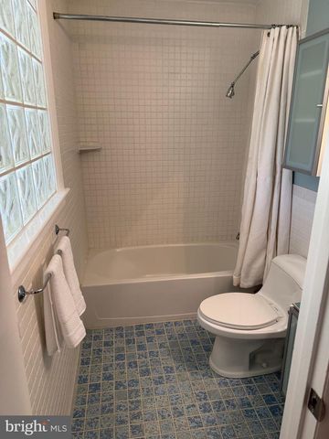 1022 HARBOR DR, Annapolis, MD 21403