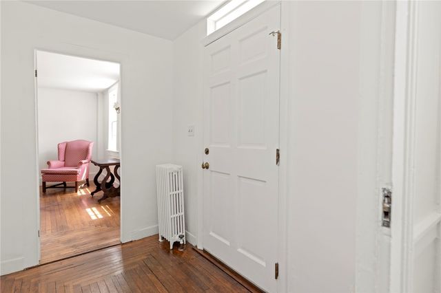 6 Baldwin Road, Middletown, RI 02842