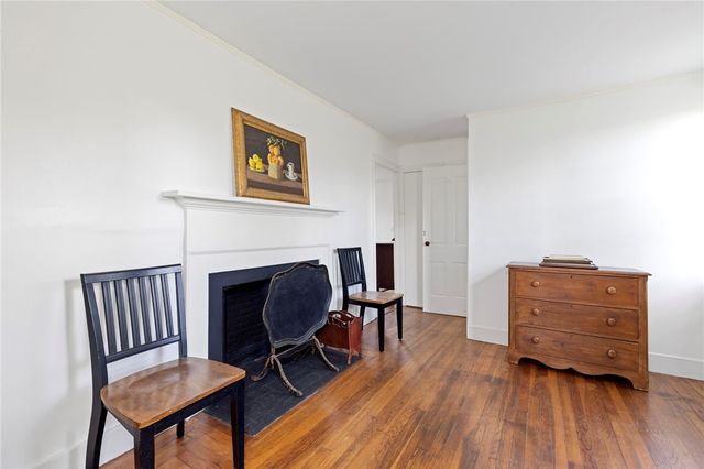 6 Baldwin Road, Middletown, RI 02842