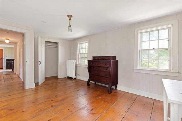 6 Baldwin Road, Middletown, RI 02842
